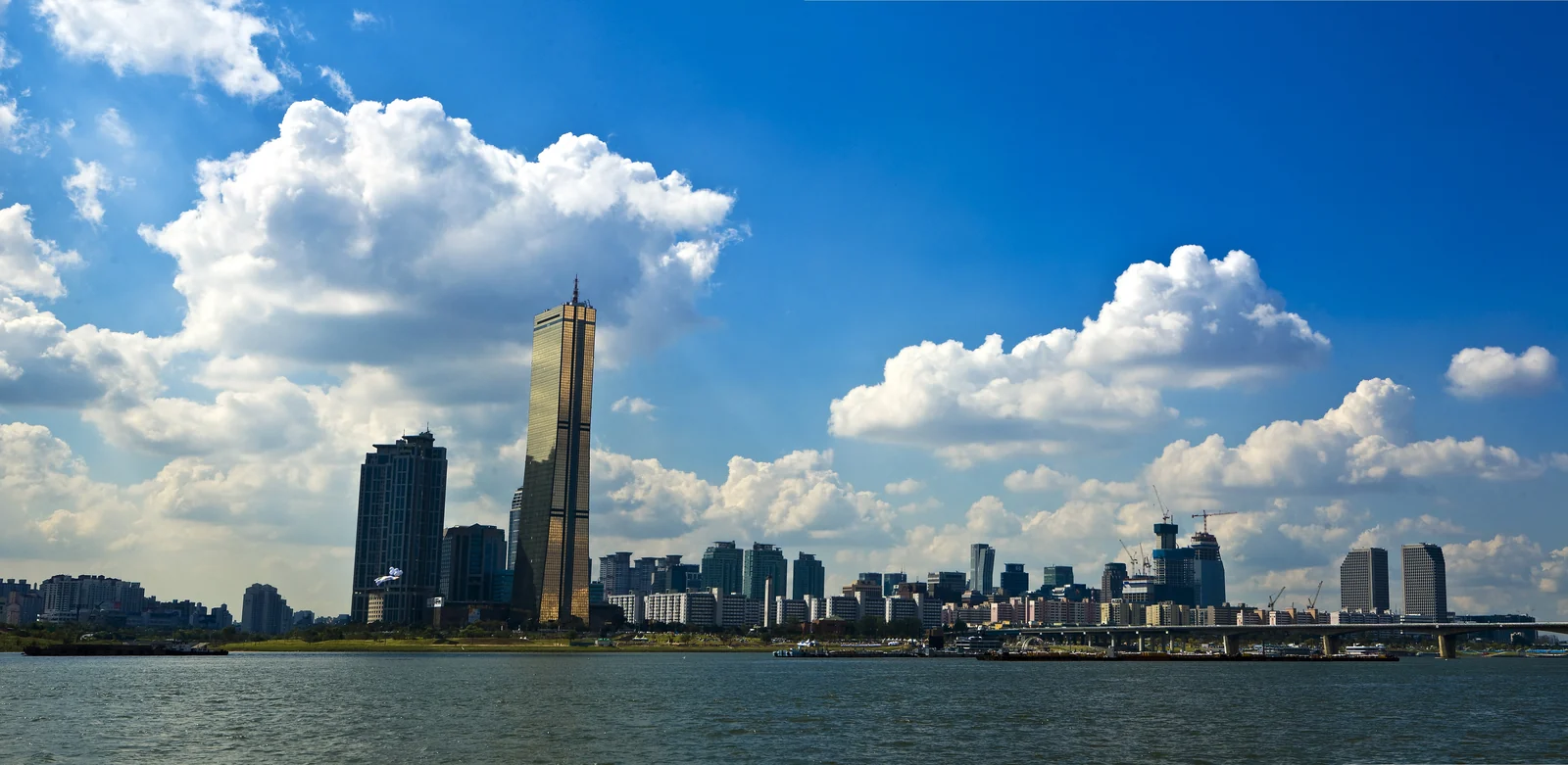 Seoul skyline along the Han River, South Korea.